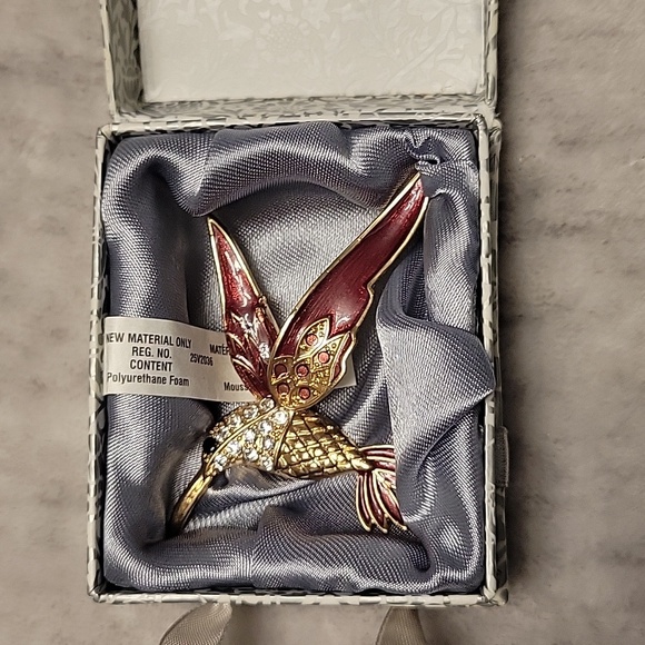 Hummingbird Brooch - Picture 3 of 3